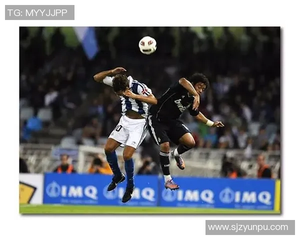 足球明星纷纷效仿大罗经典发型引发潮流热潮 足球明星纷纷效仿大罗经典发型引发潮流热潮